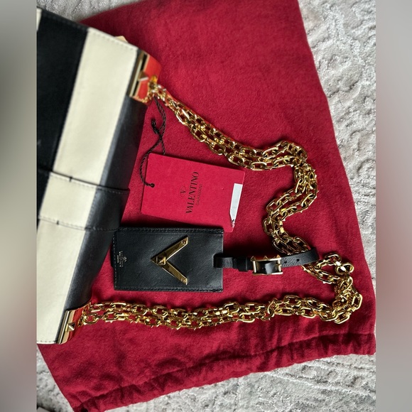 Valentino Rockstud Bag 🖤🤍 - Picture 16 of 16